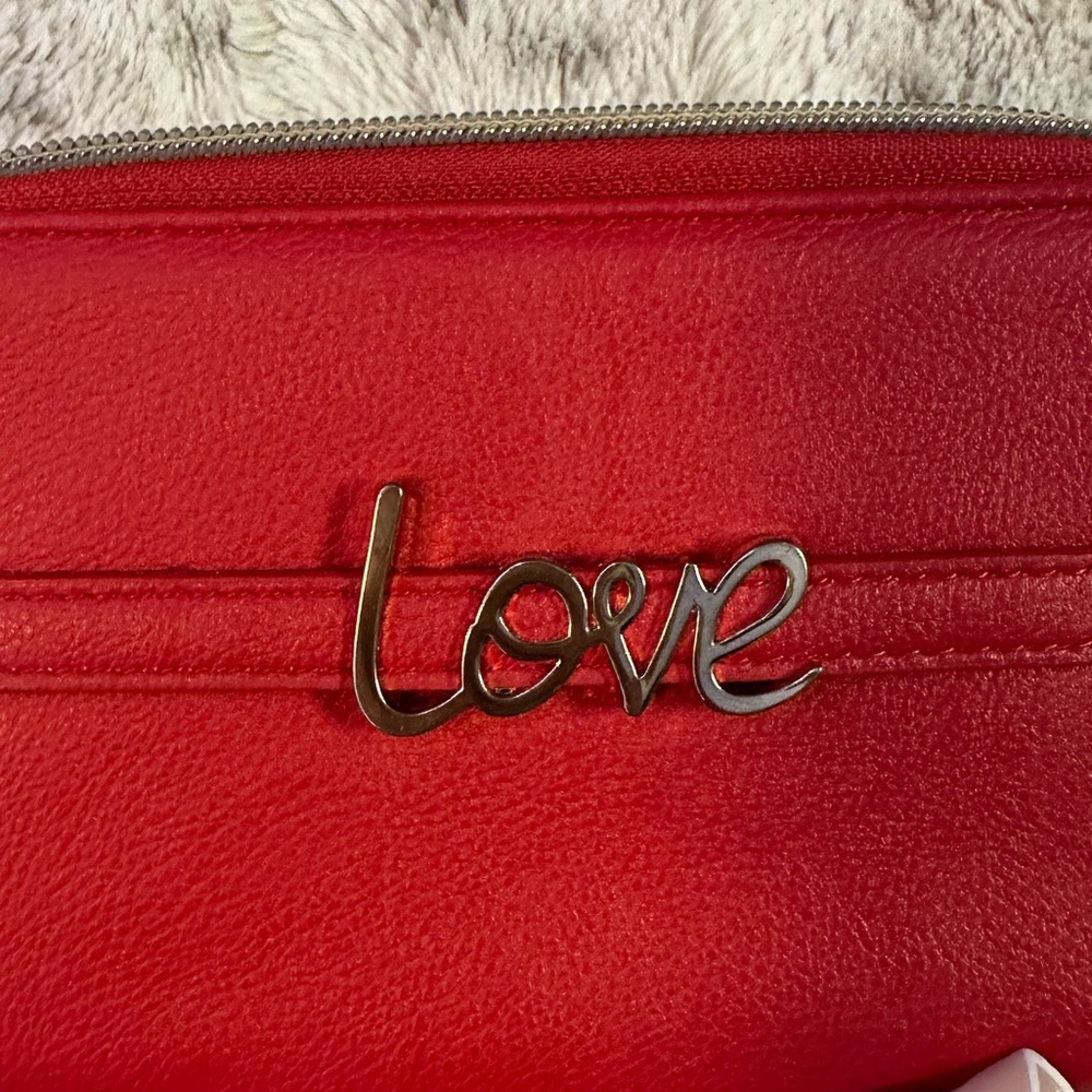 Red Wallet - Picture 3 of 7